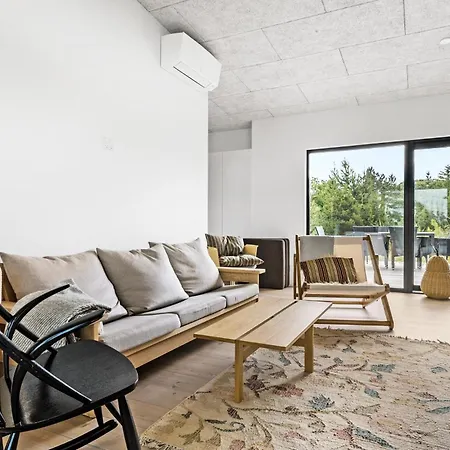 3 Bedroom Pet Friendly In *