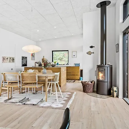 3 Bedroom Pet Friendly In Glesborg