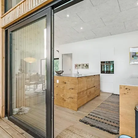 3 Bedroom Pet Friendly In