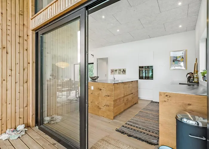 3 Bedroom Pet Friendly In